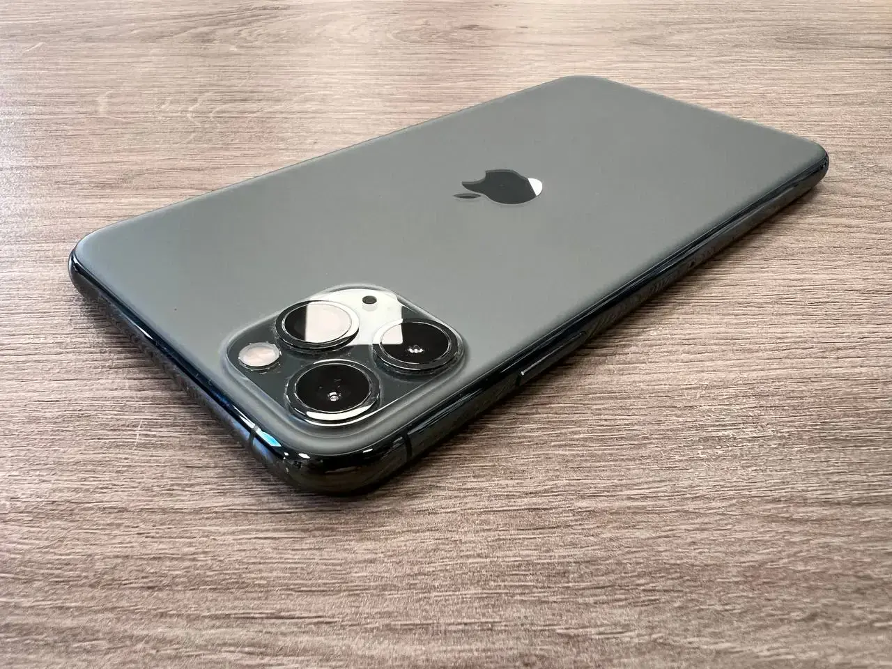 USED (IP0025) Apple iPhone 11 Pro Max Dual Sim 64GB Midnight Green (MWF02), (Стан - 9/10, Комплект - iPhone, коробка | гарантія - 1 міс.)
